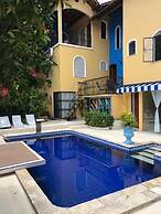 Chez Les Rois Guesthouse