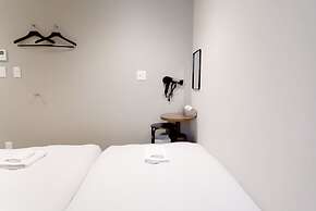 &And Hostel Shinsaibashi East