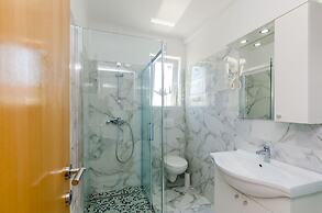 Apartments & Rooms V&M