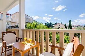 Apartments & Rooms V&M