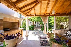 Apartments & Rooms V&M