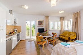 Apartments & Rooms V&M