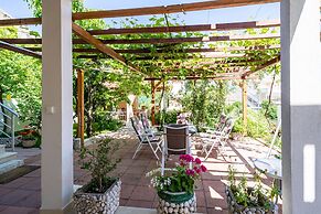 Apartments & Rooms V&M