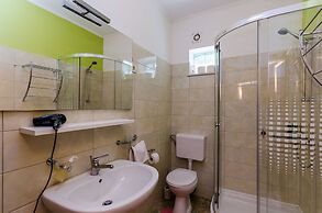 Apartments & Rooms V&M