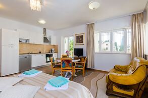 Apartments & Rooms V&M