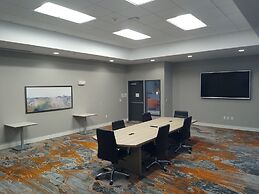 Holiday Inn Kansas City - Northeast, an IHG Hotel