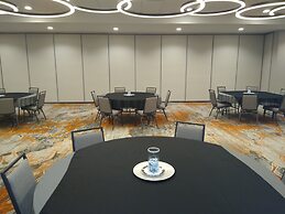 Holiday Inn Kansas City - Northeast by IHG