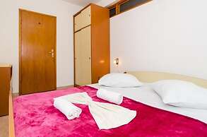 Apartments Villa Dingac - Borak