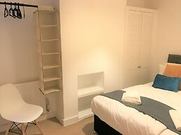 Seaside House With Parking