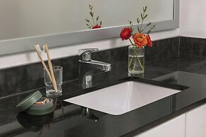 Sonder by Marriott Bonvoy East 5th Apartments East Austin