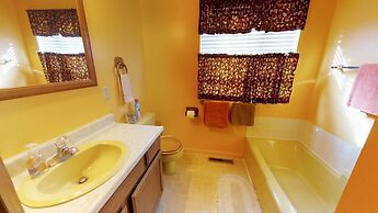 Hideout FT Abajo Stunning Views