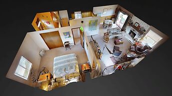 Hideout FT Abajo Stunning Views