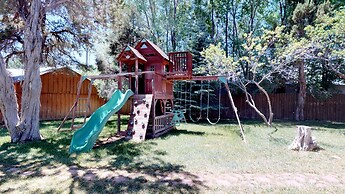 Stunning Apple Lane Log Cabin