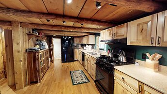 Stunning Apple Lane Log Cabin