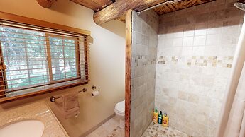 Stunning Apple Lane Log Cabin