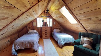 Stunning Apple Lane Log Cabin