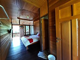 Hotel Besar Bulan Baru - Senggigi