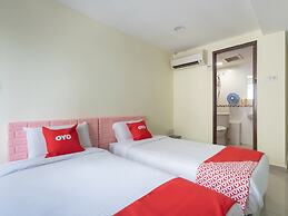 OYO 89717 Budget Star Hotel