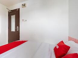 OYO 89717 Budget Star Hotel