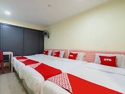 OYO 89717 Budget Star Hotel