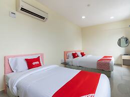 OYO 89717 Budget Star Hotel