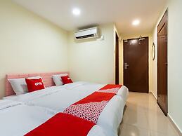 OYO 89717 Budget Star Hotel