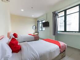 OYO 89717 Budget Star Hotel