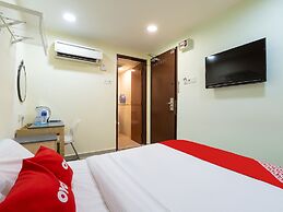 OYO 89717 Budget Star Hotel