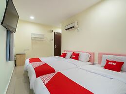 OYO 89717 Budget Star Hotel