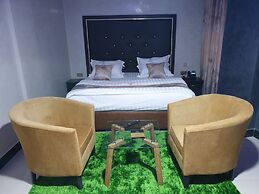 Signature Suites & Hotel
