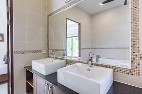 Luxury Villa Onyx Nai Harn Beach