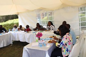 The Great Circle Lodge - Hostel