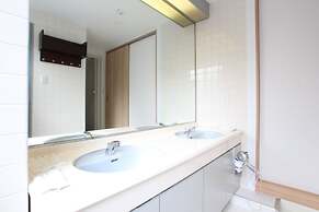 Shimanouchi Luxury Apartment