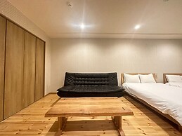 Shimanouchi Luxury Apartment