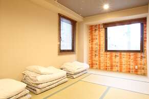 Shimanouchi Luxury Apartment