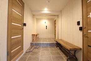 Shimanouchi Luxury Apartment