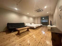 Shimanouchi Luxury Apartment