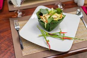 Five Rose Siem Reap Hostel