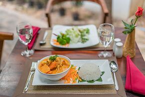 Five Rose Siem Reap Hostel