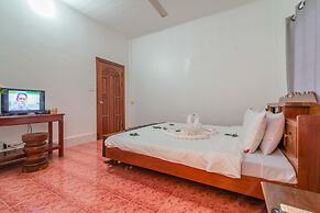 Five Rose Siem Reap Hostel