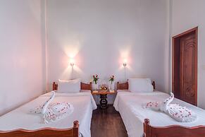 Five Rose Siem Reap Hostel