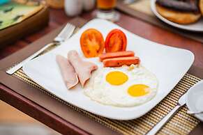 Five Rose Siem Reap Hostel