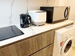 Gold Coast PIK Sea View Apartments by LongeSuites