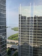 Gold Coast PIK Sea View Apartments by LongeSuites