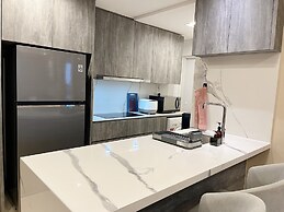 Gold Coast PIK Sea View Apartments by LongeSuites