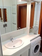 Romantic Condo near Charles Bridge