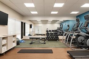 Holiday Inn Express & Suites Beaver Dam by IHG