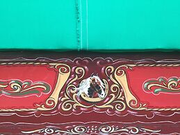 Islay @ Westcote Glamping-Campsite