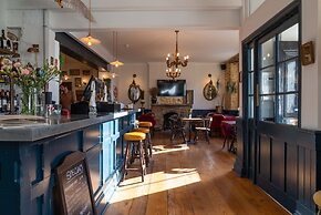 The Crooked Swan