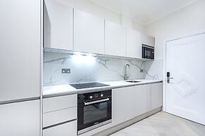 Billionaire Suites Kensington